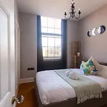 Boutique Apartment In Central Bristol
