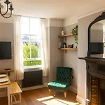 Boutique Apartment In Central Bristol